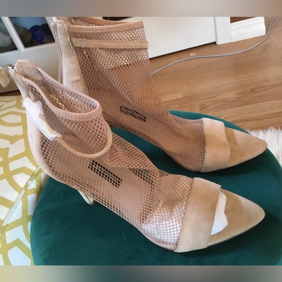 NineWest Fishnet Mesh Booties, back zip, open toe (Brand New) - Picture 4 of 7